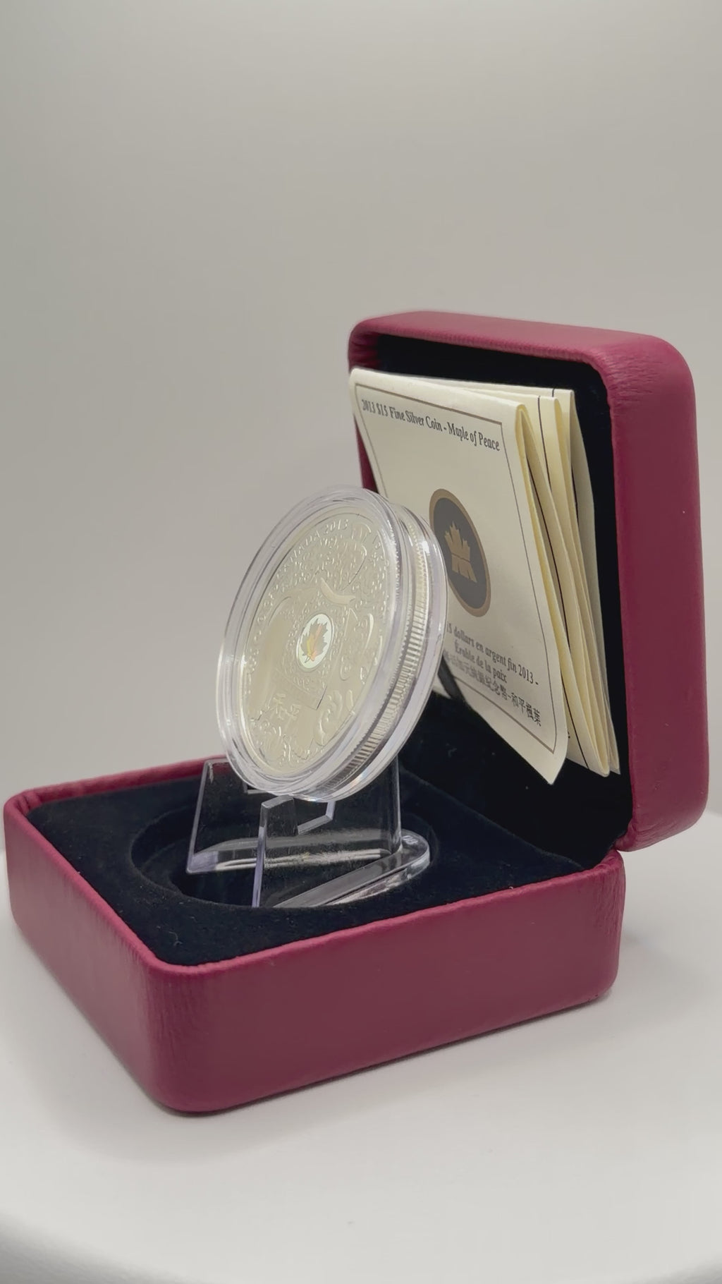 2013 Royal Canadian Mint $15 Maple of Peace Hologram - Pure Silver Coin