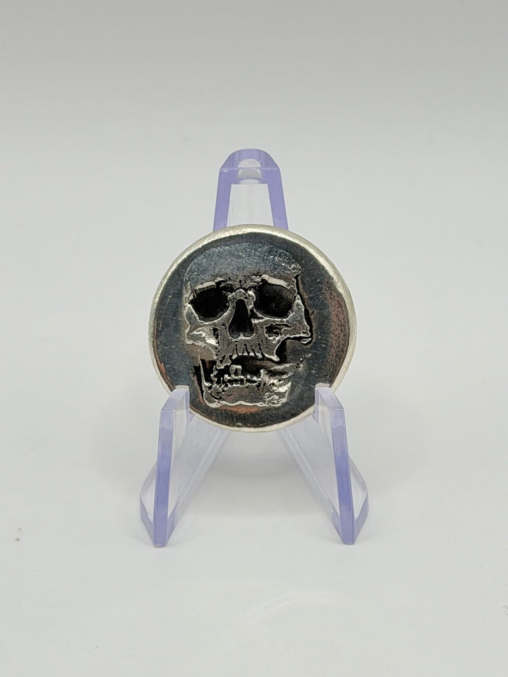 Rocky Shore Silver Co. 1/2 oz Hand-Poured .999 Fine Silver Skull & Crossbones Round - MMmetalsandmore