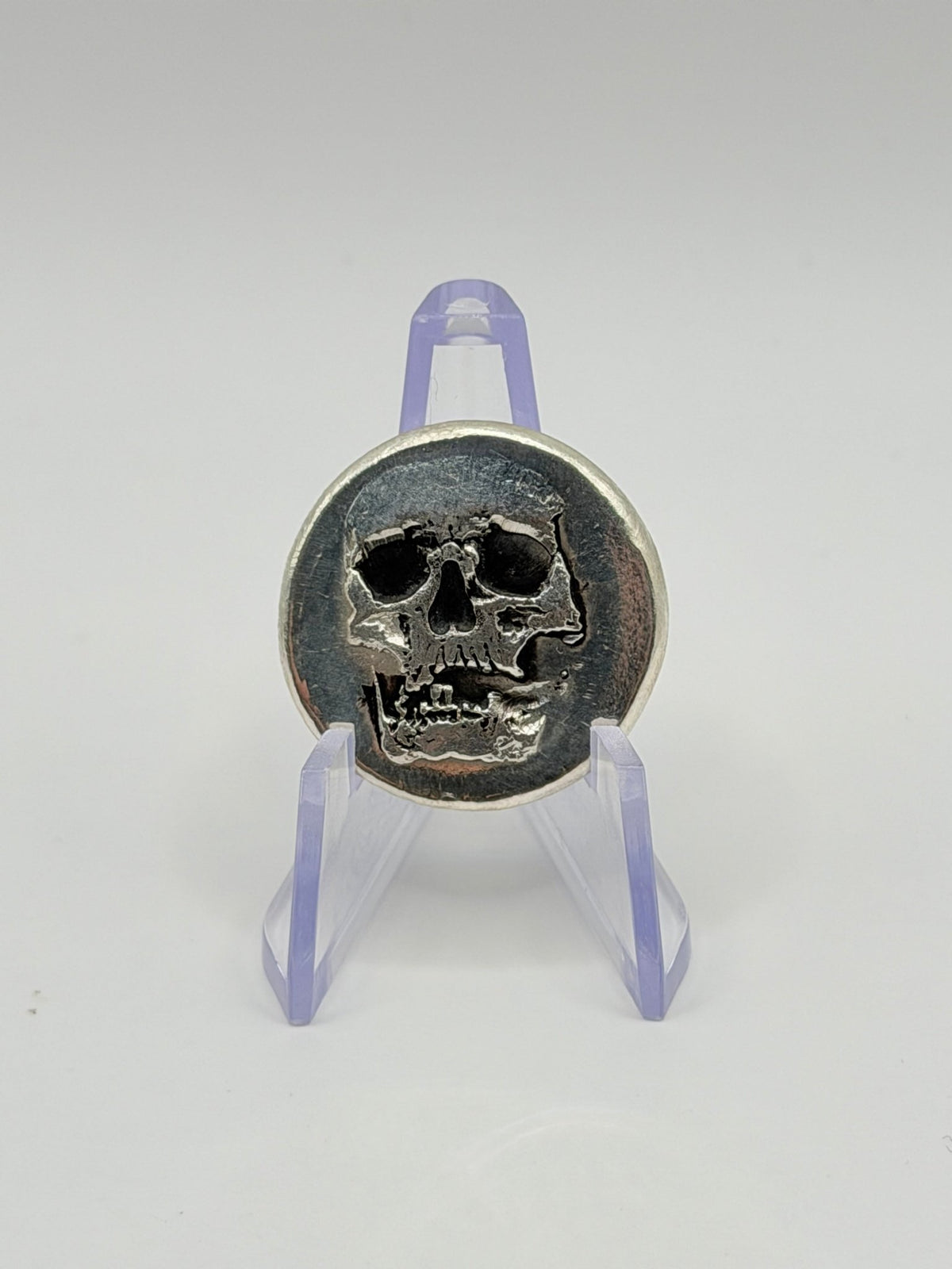 Rocky Shore Silver Co. 1/2 oz Hand-Poured .999 Fine Silver Skull & Crossbones Round - MMmetalsandmore